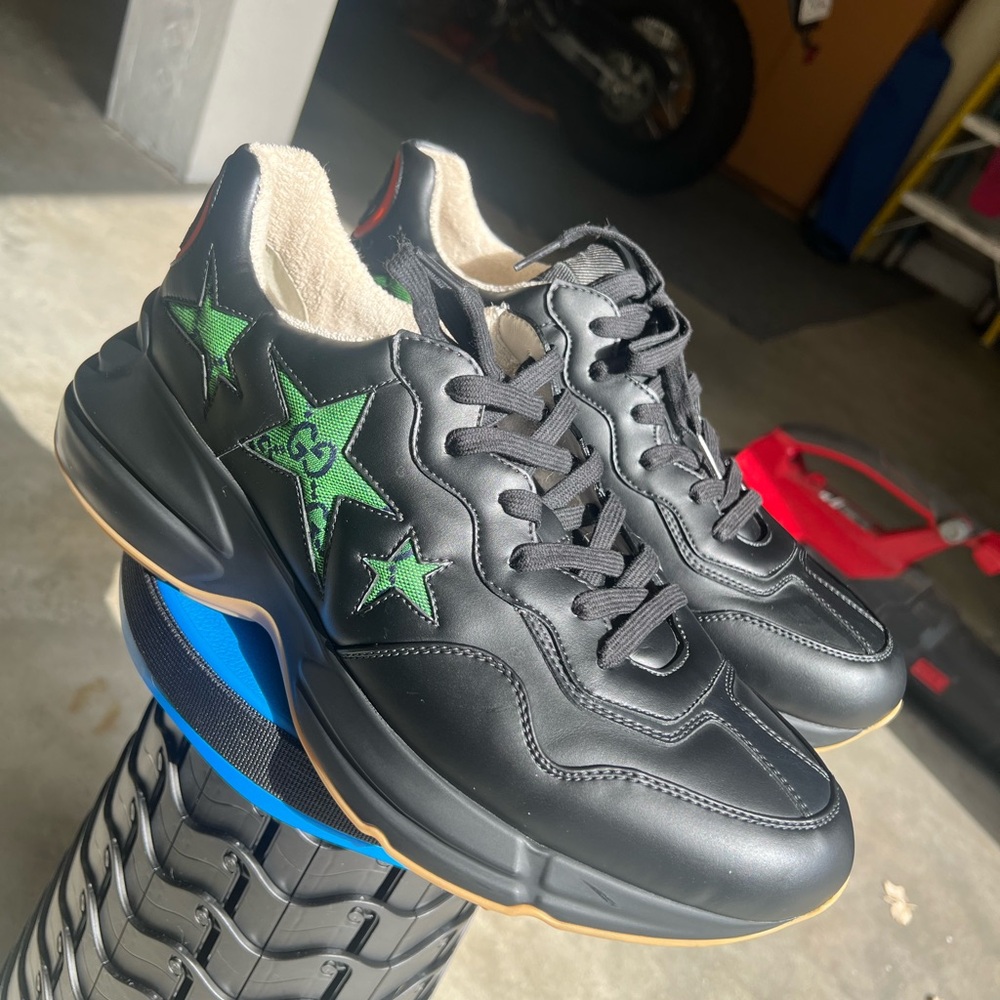 MENS GUCCI SNEAKERS